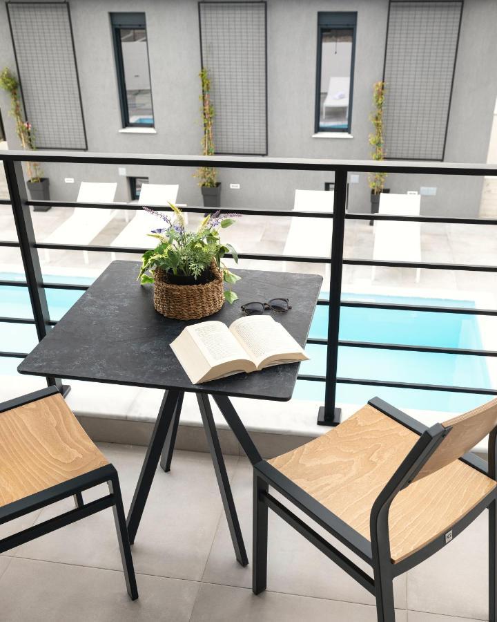 Cove Suites Nea Iraklitsa Exterior photo